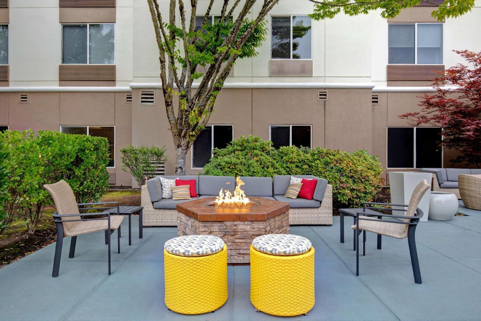 Hilton Garden Inn Portland/Beaverton Exterior photo