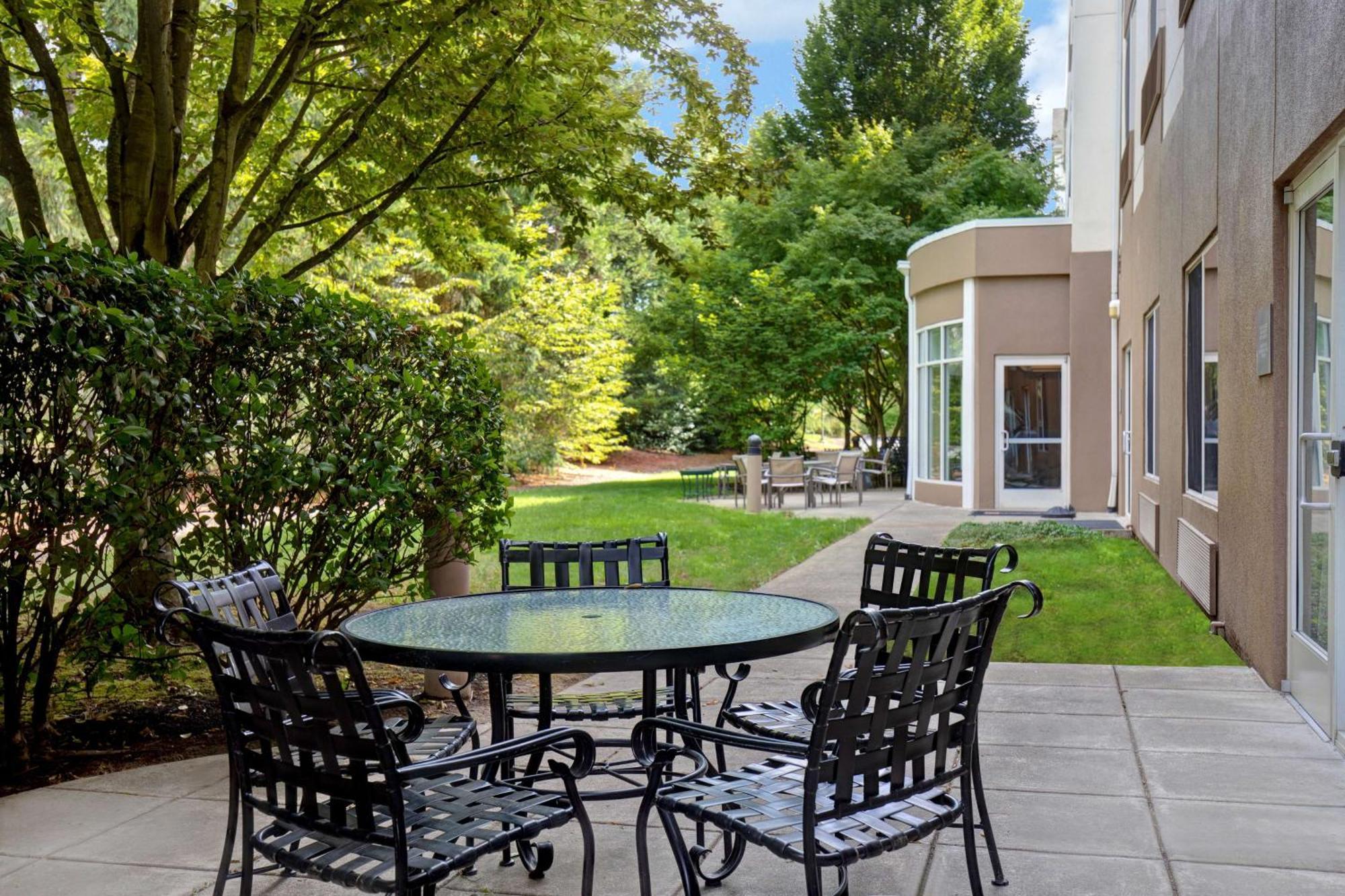 Hilton Garden Inn Portland/Beaverton Exterior photo