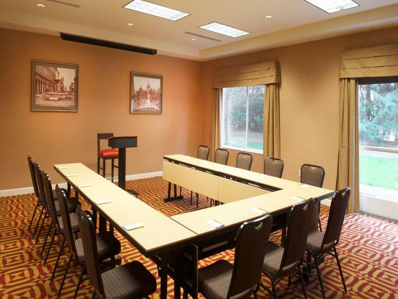 Hilton Garden Inn Portland/Beaverton Exterior photo