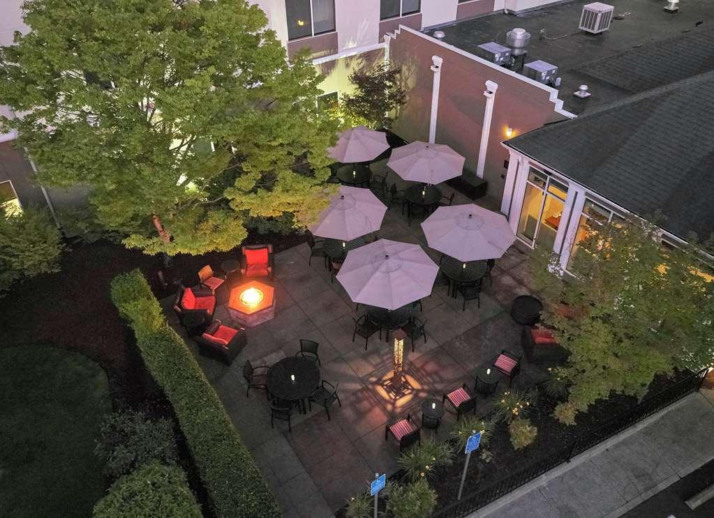 Hilton Garden Inn Portland/Beaverton Exterior photo